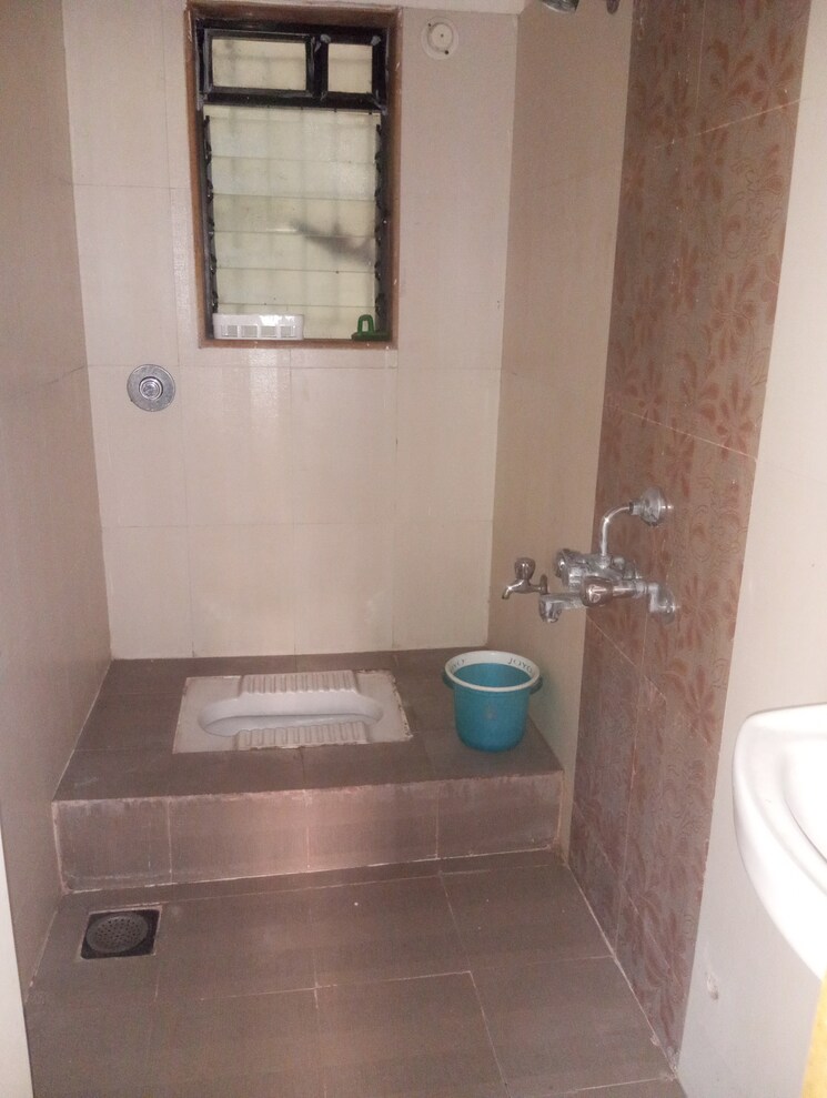 Bathroom, puranik-hometown 1.5 Bedroom 759 Sq.Ft. Apartment In Ghodbunder Road Thane 9659951
