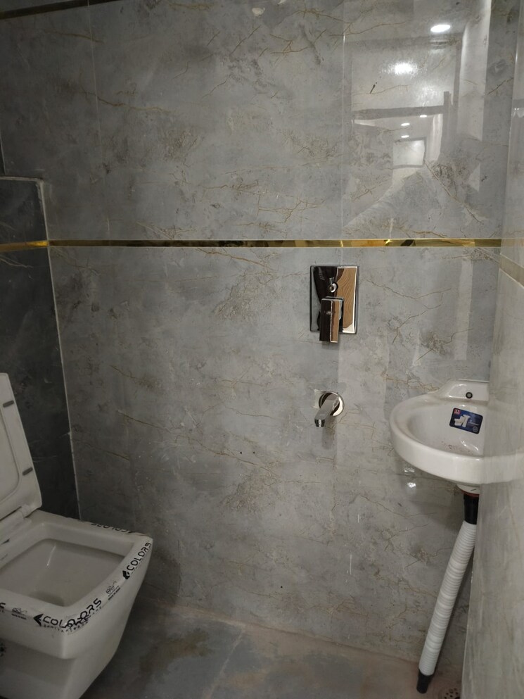 Bathroom, govindpuri 2 Bedroom 540 Sq.Ft. Builder Floor In Govindpuri Delhi 9659995