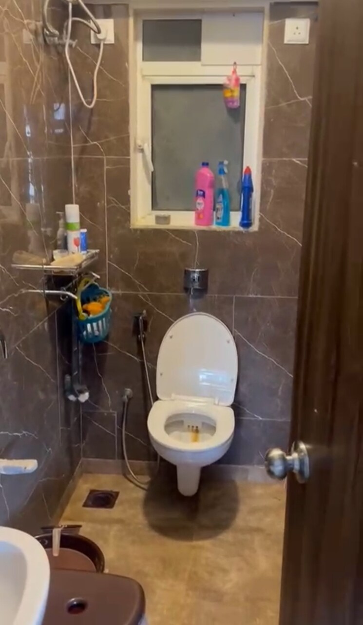 Bathroom, ghatkopar east 2 Bedroom 585 Sq.Ft. Apartment In Ghatkopar East Mumbai 9660029