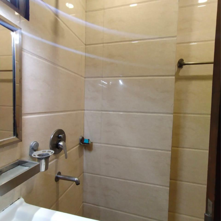 Bathroom, jungpura extension 2 Bedroom 1800 Sq.Ft. Builder Floor In Jungpura Extension Delhi 9660037
