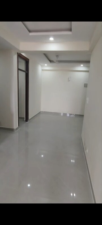 Room in 2 BHK Apartment at Paramount Emotions, Sector 1 Greater Noida – for Sale