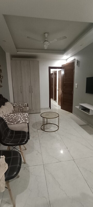 Living Room in 1 BHK Builder Floor at Sushant Lok 3, Sector 57 – for Rent