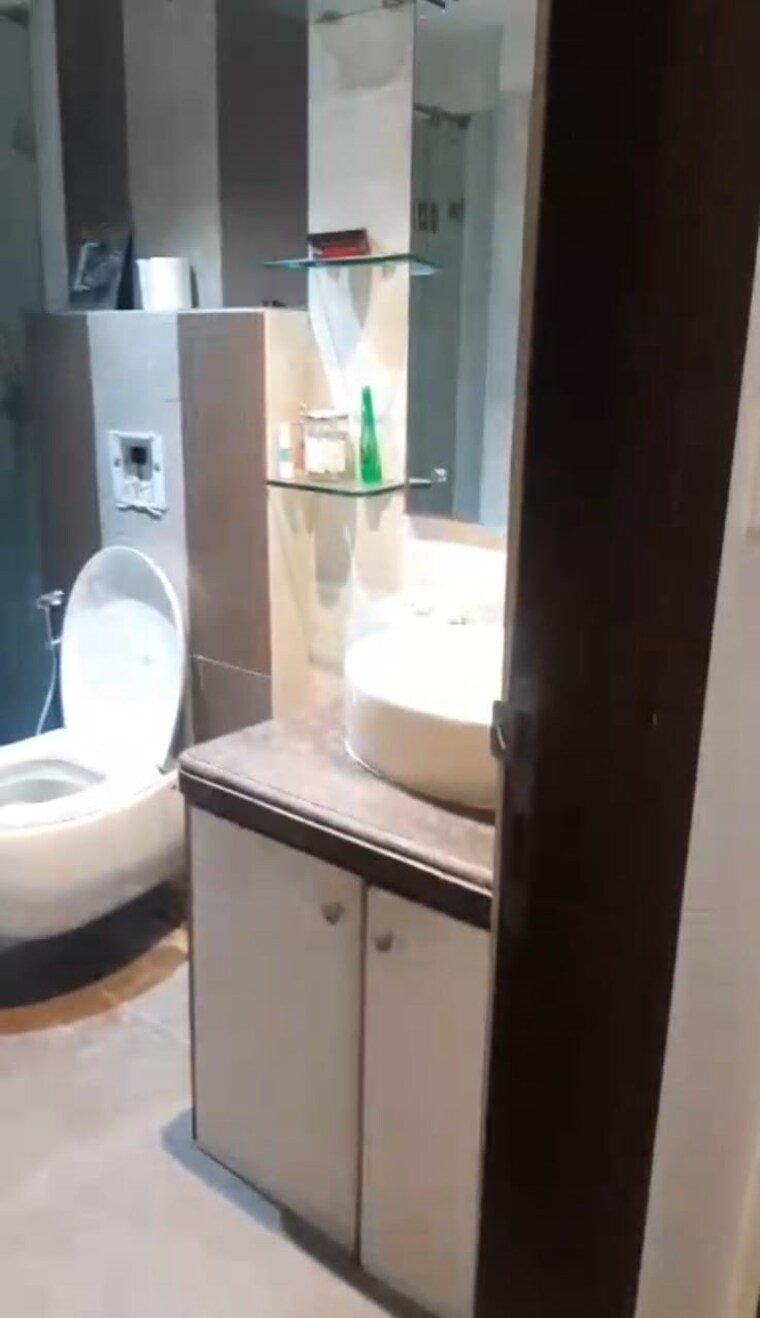 Bathroom, ballygunge 4 Bedroom 4580 Sq.Ft. Apartment In Ballygunge Kolkata 9660155