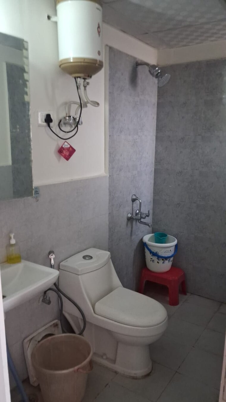 Bathroom, suncity-avenue-76 2 Bedroom 636 Sq.Ft. Apartment In Sector 76 Gurgaon 9660165