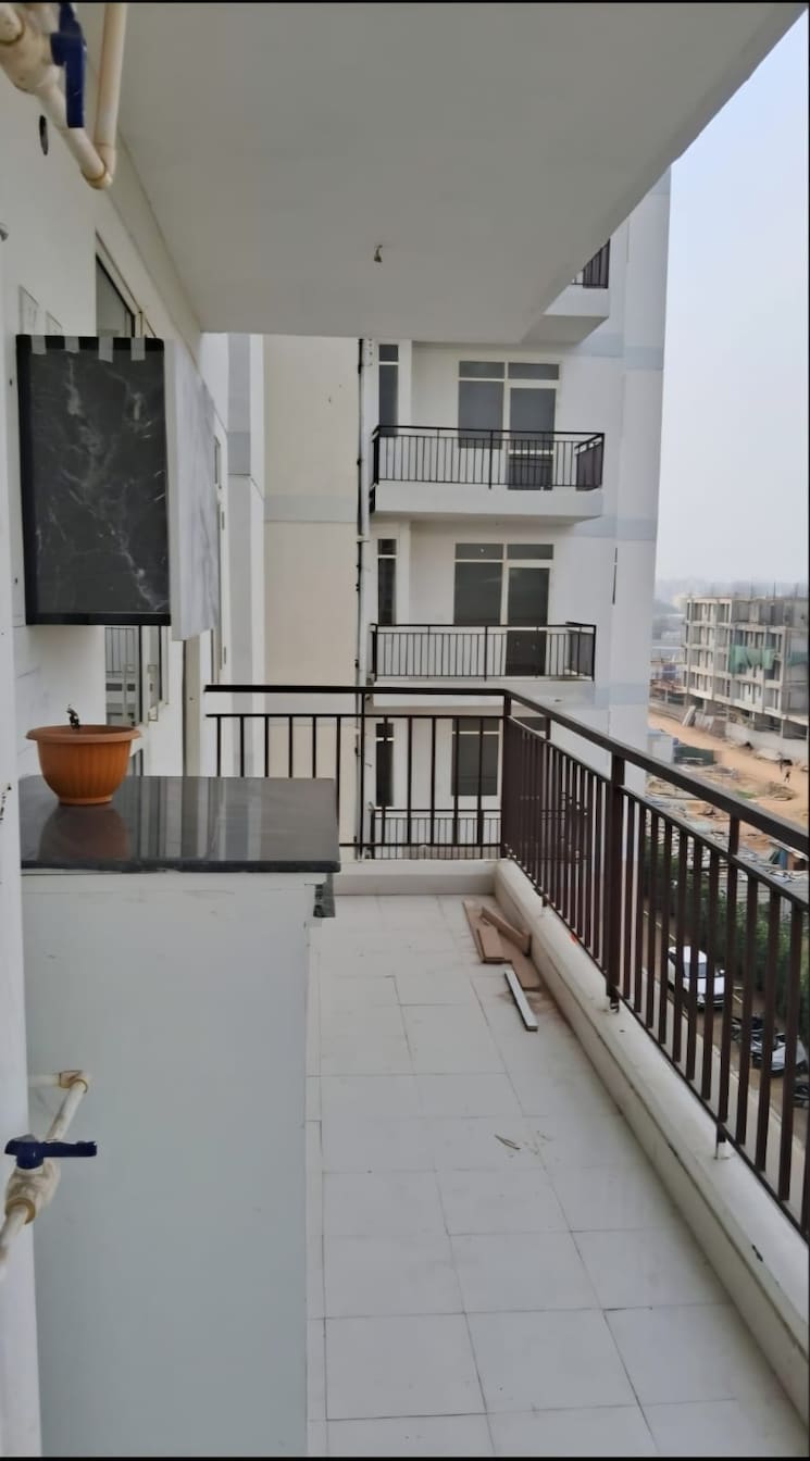 Balcony, suncity-avenue-76 2 Bedroom 636 Sq.Ft. Apartment In Sector 76 Gurgaon 9660165