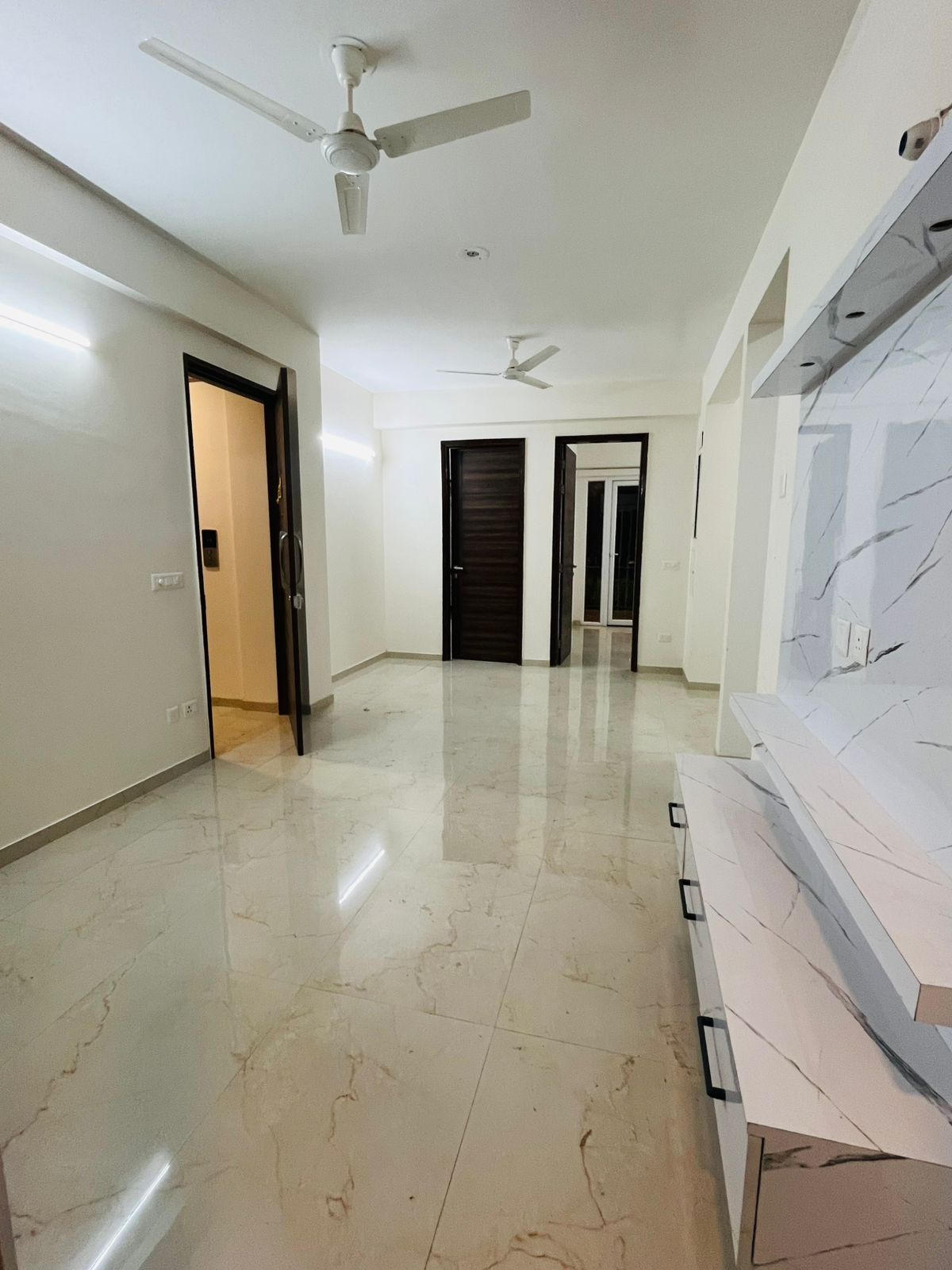 2 BHK 1105 Sq.Ft. Apartment in Smart World Gems