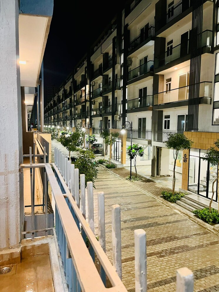 Balcony, smart-world-gems 2 Bedroom 1105 Sq.Ft. Apartment In Sector 89 Gurgaon 9660145