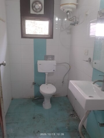Bathroom in 3 BHK Builder Floor at Sector 40 – for Rent