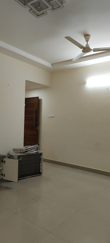 Room in 2 BHK Apartment at Halasuru – for Rent