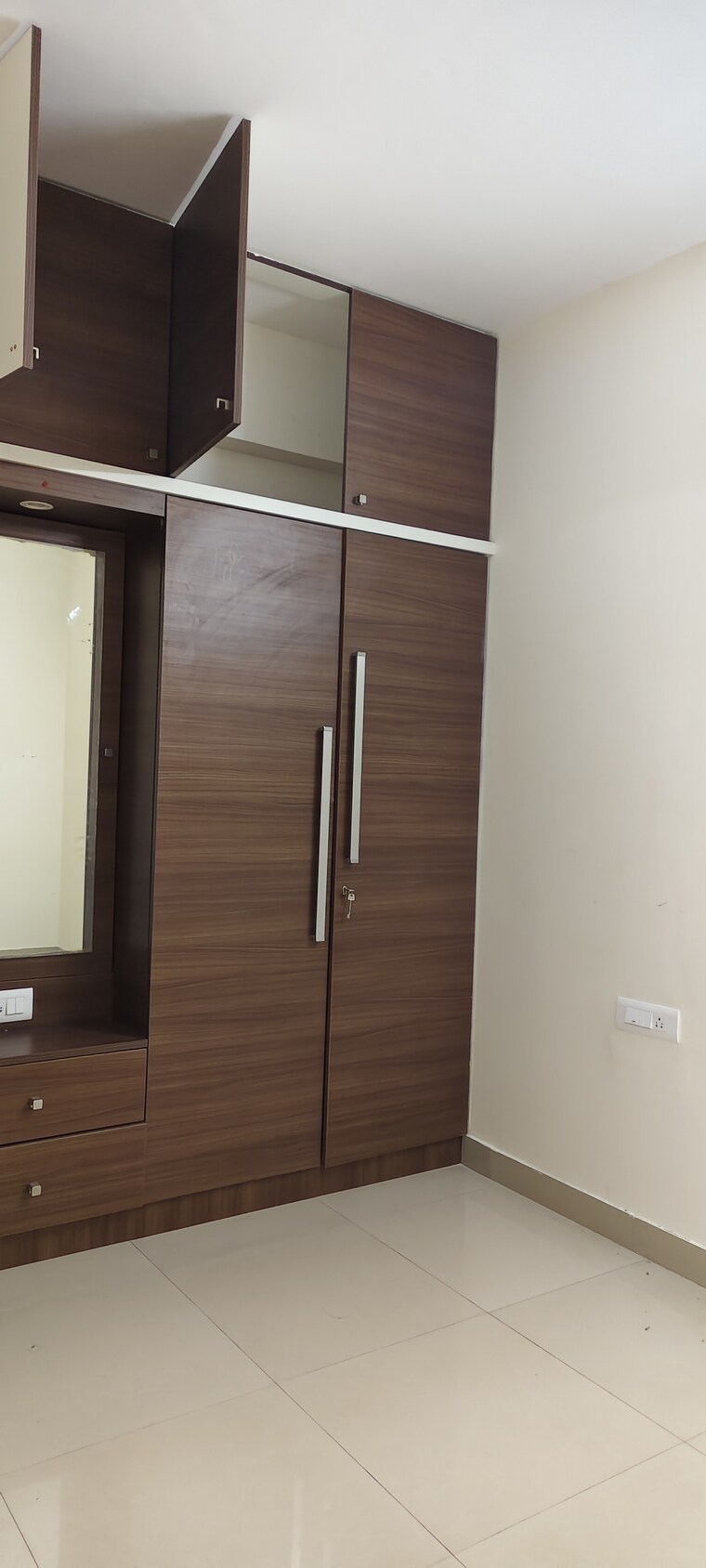 Room, halasuru 2 Bedroom 1200 Sq.Ft. Apartment In Halasuru Bangalore 9660268