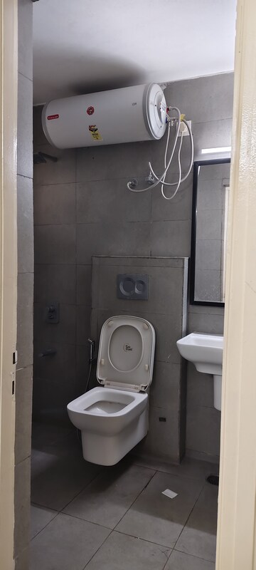 Bathroom in 2 BHK Apartment at Halasuru – for Rent