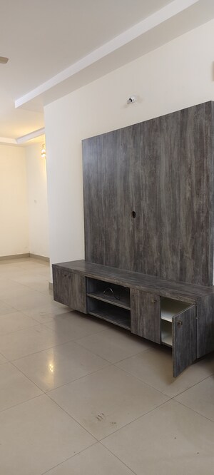 Furnished Amenities in 2 BHK Apartment at Halasuru – for Rent