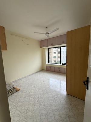 Room in 3 BHK Independent House at Greater Kailash – for Rent