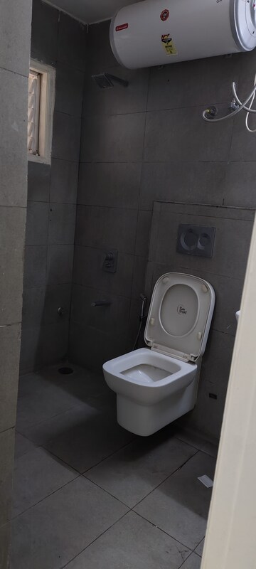 Bathroom in 2 BHK Apartment at Halasuru – for Rent