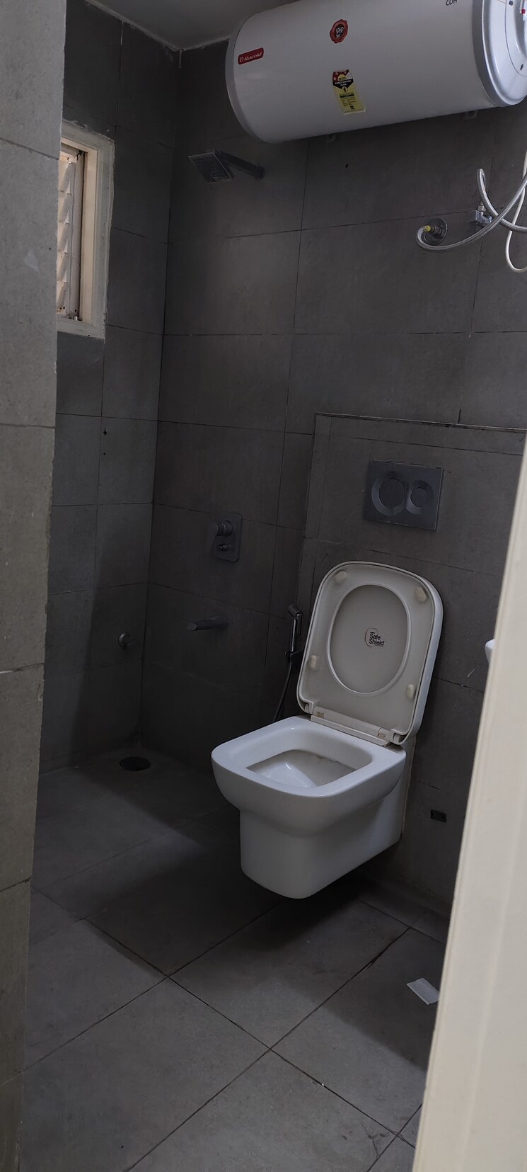 Bathroom, halasuru 2 Bedroom 1200 Sq.Ft. Apartment In Halasuru Bangalore 9660268