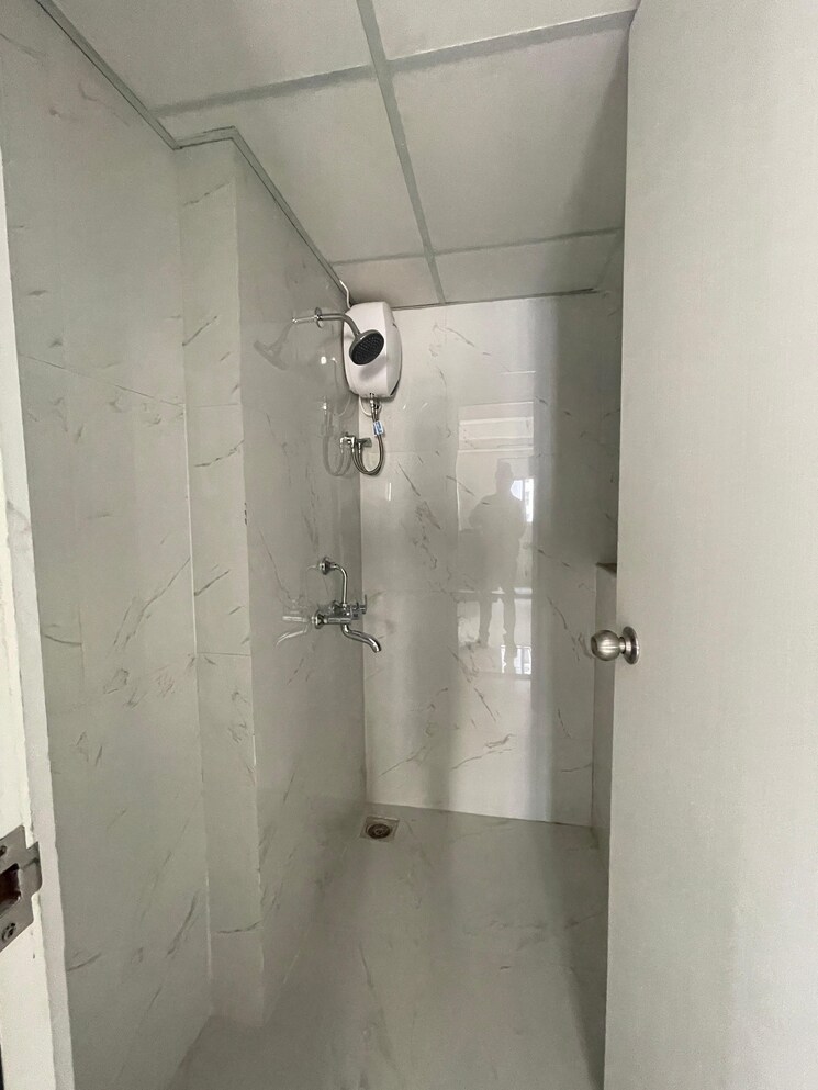 Bathroom, runwal-gardens-phase-i 1 Bedroom 353 Sq.Ft. Apartment In Dombivli East Thane 9660276