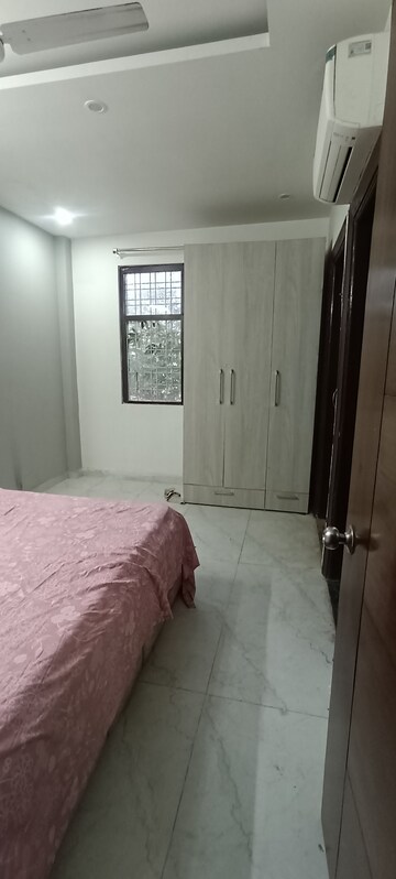 Room in 1 BHK Builder Floor at Sushant Lok 3, Sector 57 – for Rent