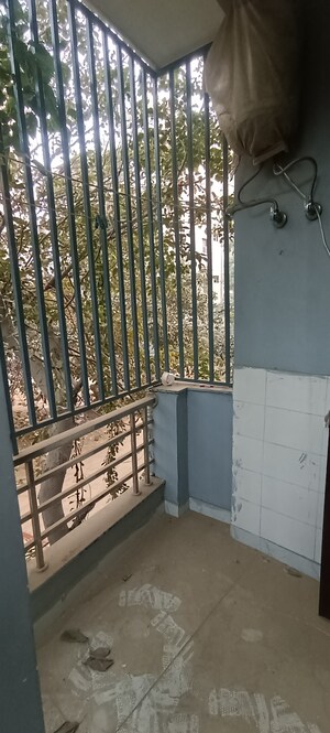 Balcony in 1 BHK Builder Floor at Sushant Lok 3, Sector 57 – for Rent