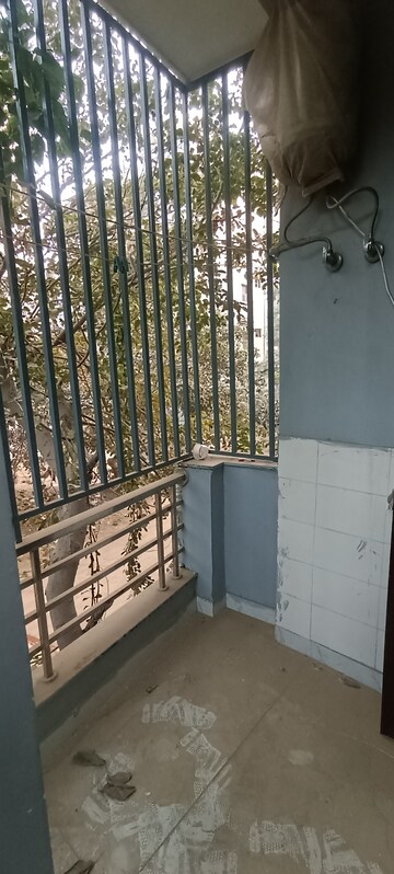 Balcony in 1 BHK Builder Floor at Sushant Lok 3, Sector 57 – for Rent