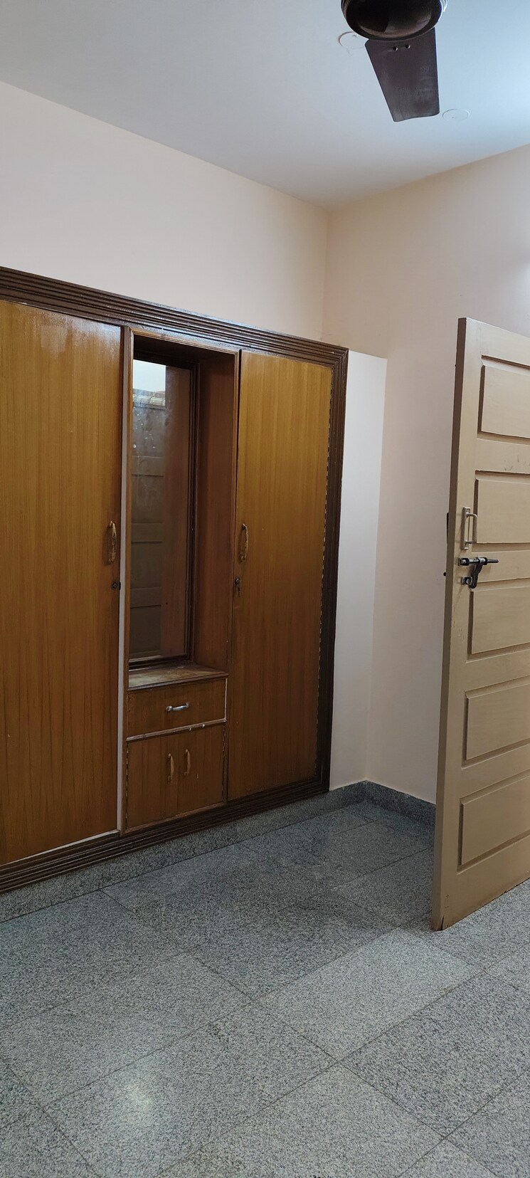 Room, indiranagar 2 Bedroom 900 Sq.Ft. Builder Floor In Indiranagar Bangalore 9660299