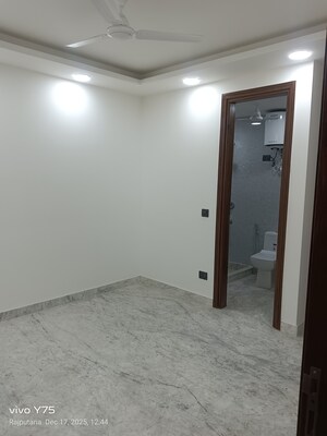 Room in 3 BHK Builder Floor at Govindpuri – for Sale