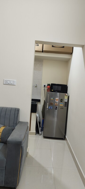 Furnished Amenities in 1 BHK Apartment at Indiranagar – for Rent