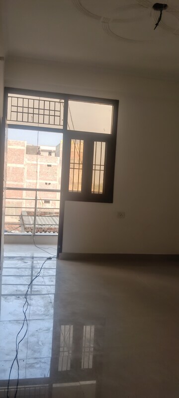 Room in 1 BHK Builder Floor at SL Apartments Sector 49, Sector 49 – for Sale