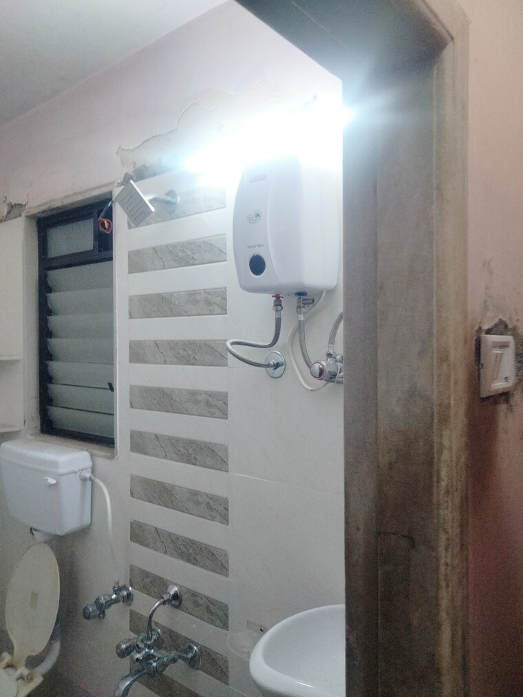 Bathroom, sankalp-ii 2 Bedroom 650 Sq.Ft. Apartment In Malad East Mumbai 9660420