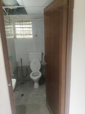 Bathroom in 2 BHK Apartment at Krishna Residency Kadubeesanahalli, Kadubeesanahalli – for Rent