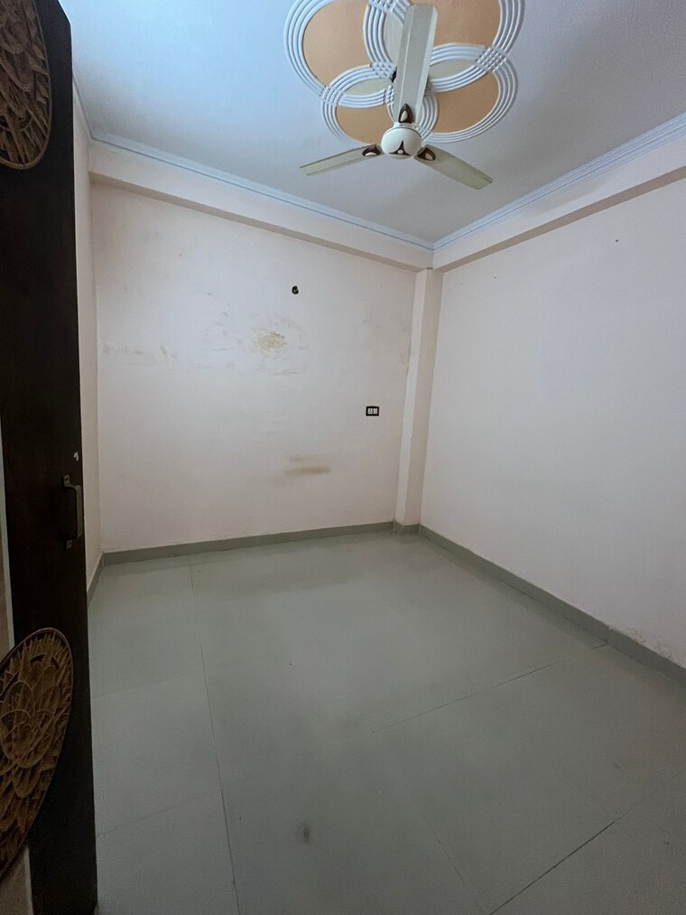 Room, palm-residency-chhatarpur 1 Bedroom 450 Sq.Ft. Apartment In Chattarpur Delhi 9660478