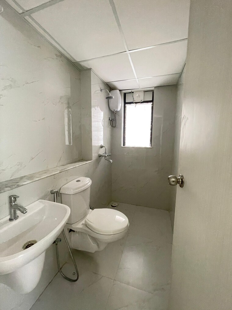 Bathroom, runwal-gardens-phase-i 1 Bedroom 467 Sq.Ft. Apartment In Dombivli East Thane 9660578