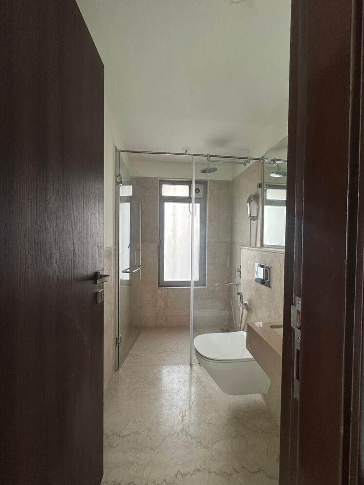Bathroom, piramal-aranya-arav 2 Bedroom 788 Sq.Ft. Apartment In Byculla Mumbai 9660542