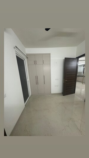 Building Lobby in 3 BHK Apartment at Smart World Orchard, Sector 61 – for Rent