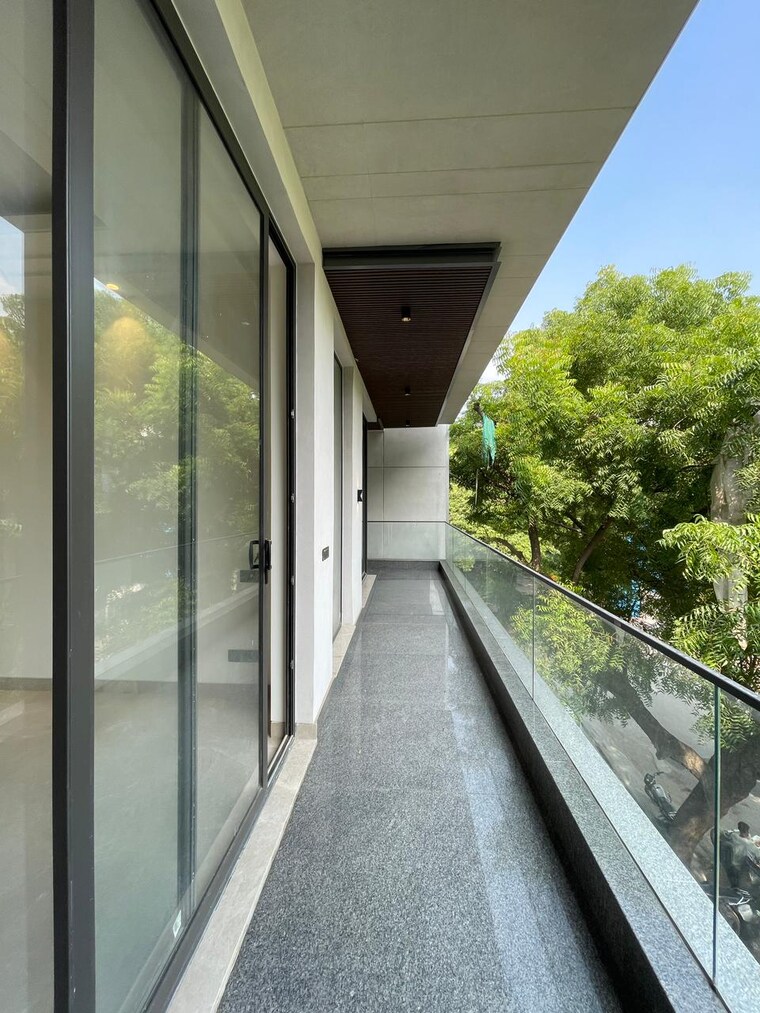 Balcony, sunder nagar 6 Bedroom 867 Sq.Yd. Independent House In Sunder Nagar Delhi 9660615