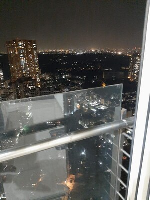 Furnished Amenities in 4 BHK Apartment at JP Decks, Goregaon East – for Rent