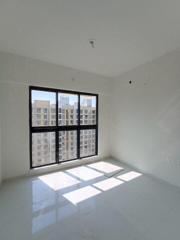 Room in 1.5 BHK Apartment at Runwal Gardens Phase I, Dombivli East – for Sale