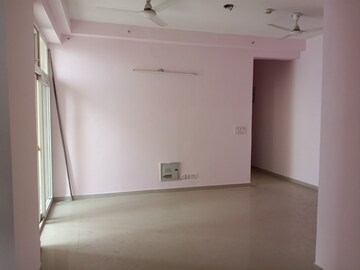 Room in 4 BHK Apartment at Mahagun Mywoods, Sector 16c Greater Noida – for Rent