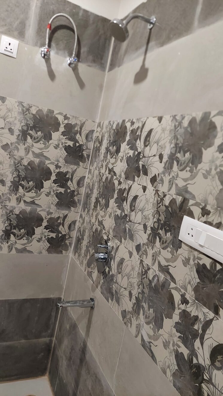 Attached Bathroom, gomti nagar 2 Bedroom 2250 Sq.Ft. Independent House In Gomti Nagar Lucknow 9660740