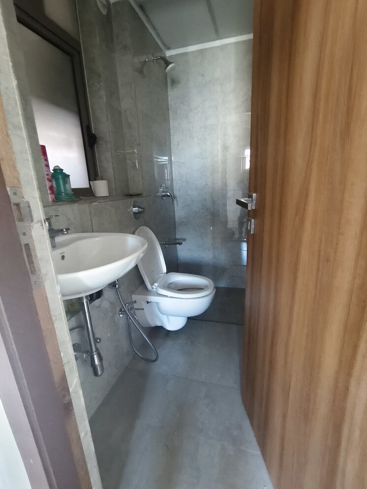 Bathroom, sheth-irene 2 Bedroom 634 Sq.Ft. Apartment In Malad West Mumbai 9660753