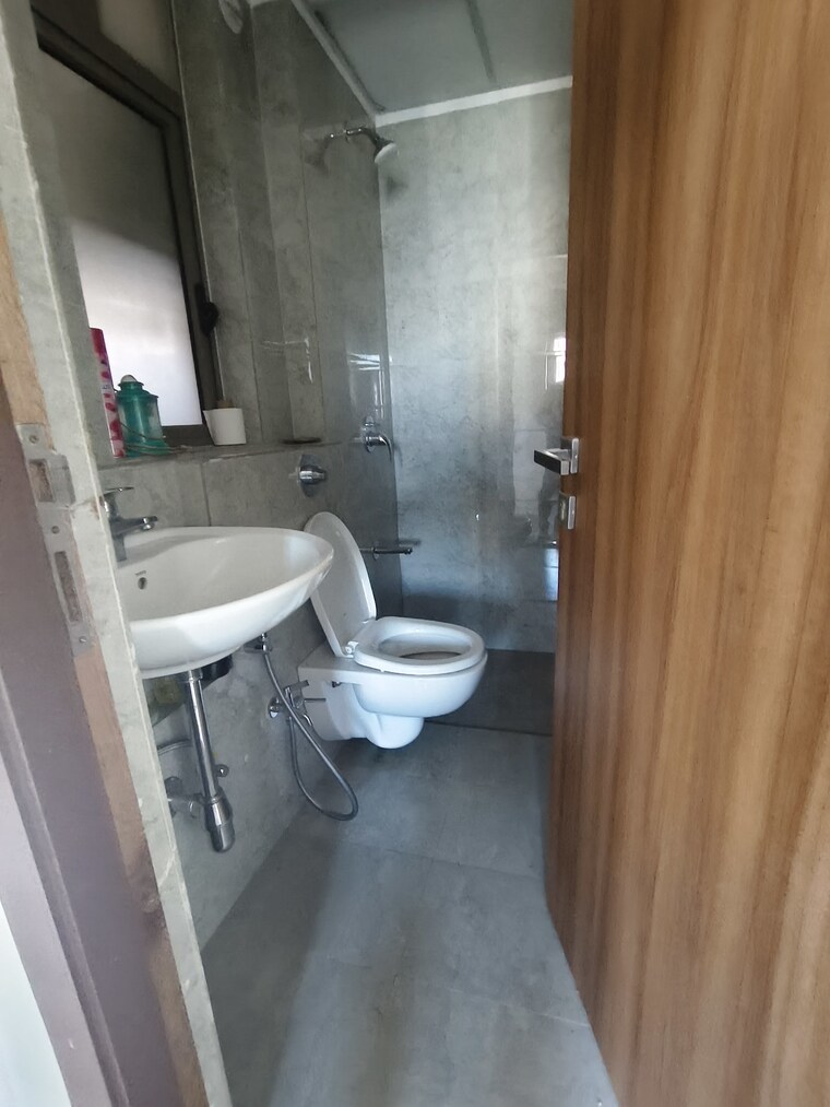 Bathroom, sheth-irene 2 Bedroom 634 Sq.Ft. Apartment In Malad West Mumbai 9660753