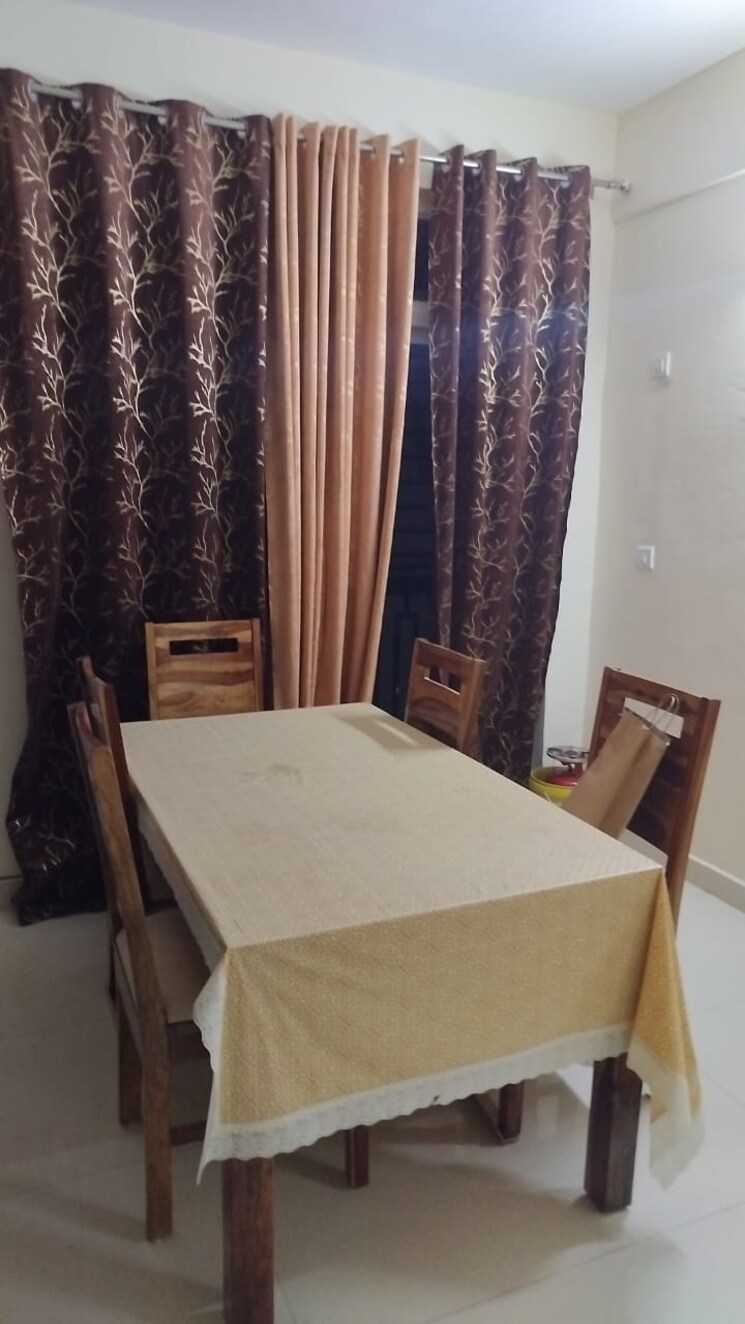 Dining area, sushant golf city 3 Bedroom 1800 Sq.Ft. Apartment In Sushant Golf City Lucknow 9660759