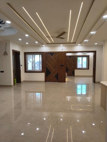 Living Room in 6 BHK Villa at Gomti Nagar – for Sale