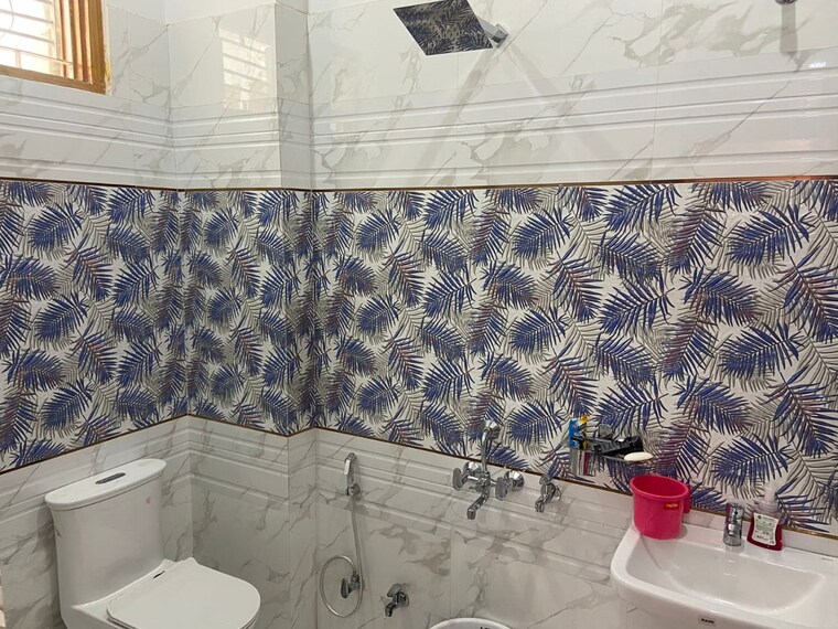 Bathroom, gomti nagar Pg For Boys & Girls In Gomti Nagar 9660827