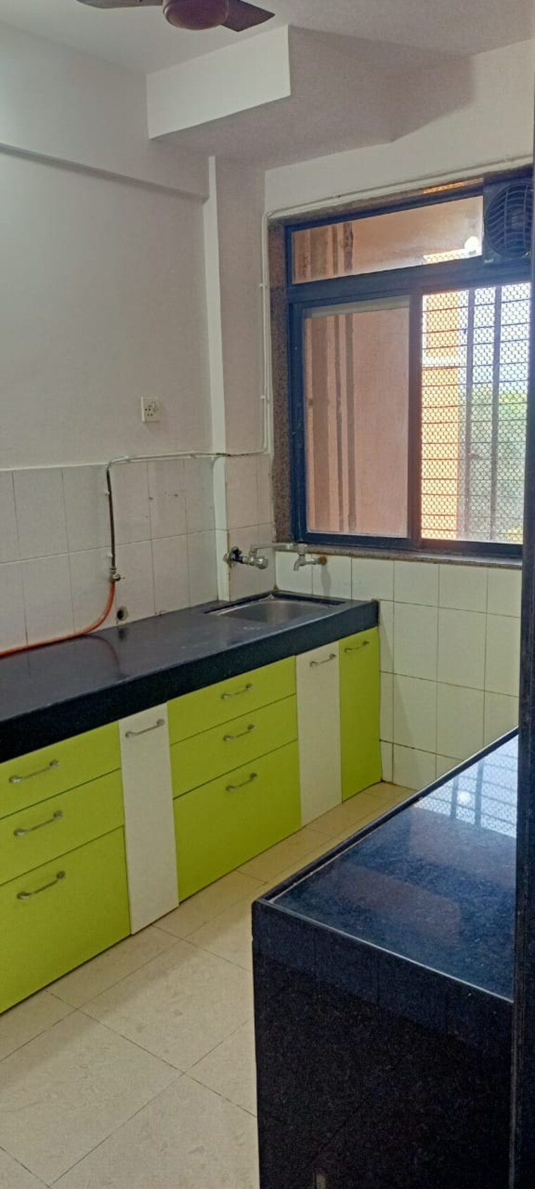 Kitchen, thakur-gayatri-satsang 1 Bedroom 595 Sq.Ft. Apartment In Kandivali East Mumbai 9660831