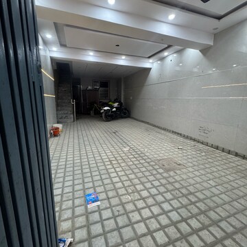 Parking in 2 BHK Builder Floor at Uttam Nagar West – for Sale