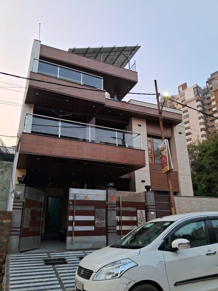 Room, gomti nagar Pg For Boys & Girls In Gomti Nagar 9660853