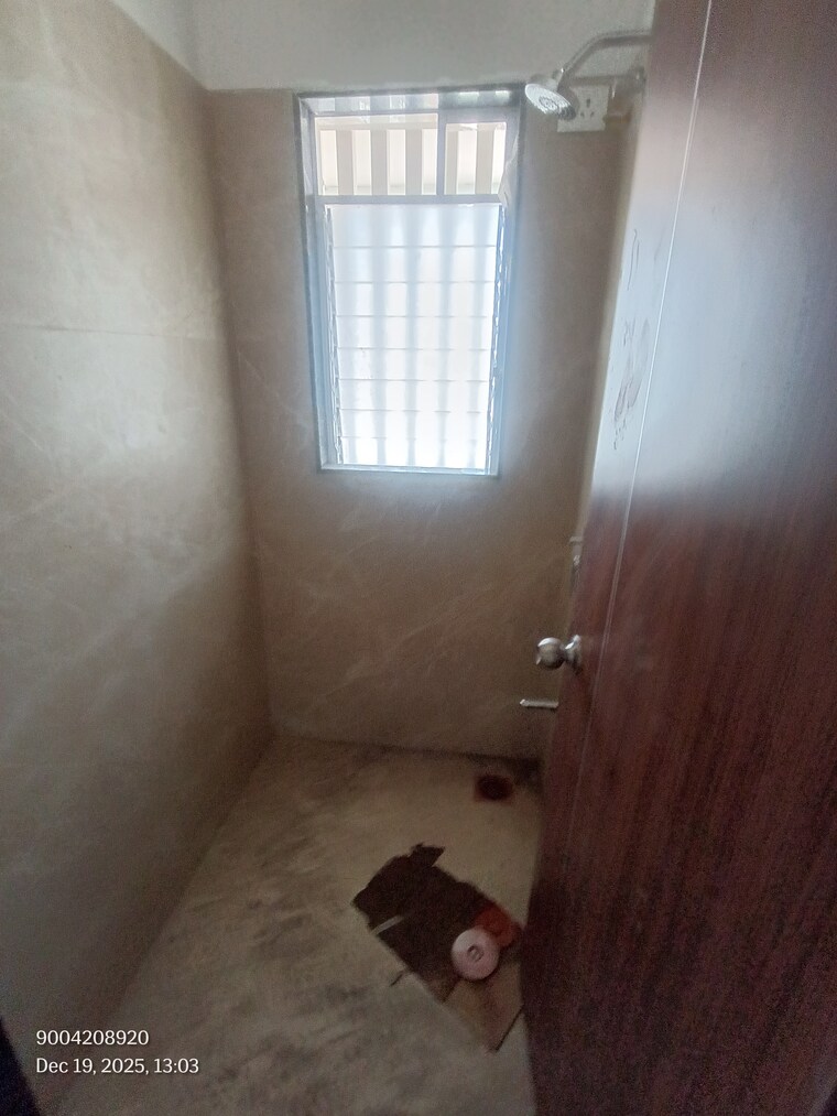 Bathroom, dadar west 3 Bedroom 950 Sq.Ft. Apartment In Dadar West Mumbai 9660876