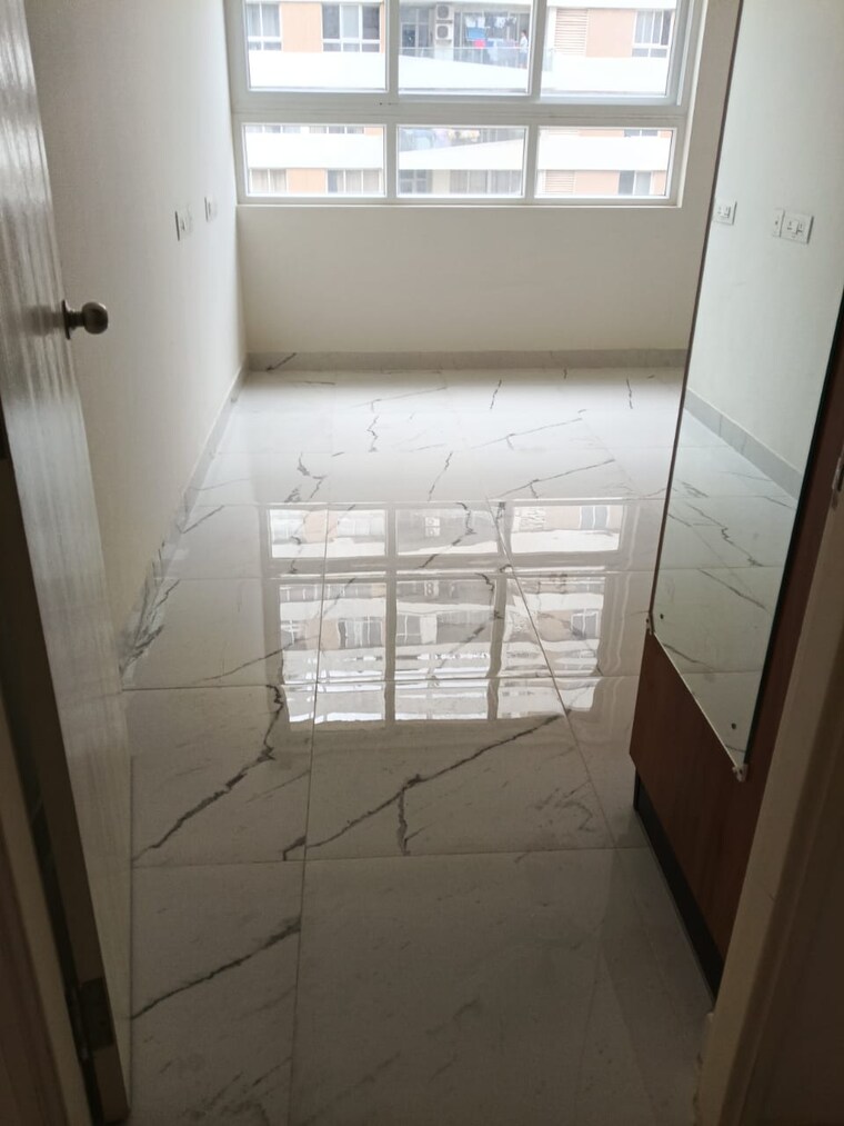 Bathroom, mantri-lithos 2.5 Bedroom 1750 Sq.Ft. Apartment In Thanisandra Bangalore 9660873