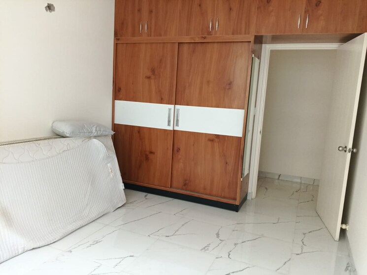 Room, mantri-lithos 2.5 Bedroom 1750 Sq.Ft. Apartment In Thanisandra Bangalore 9660873