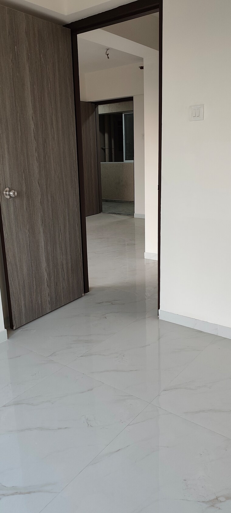 Room, metropolis-bayside 1 Bedroom 320 Sq.Ft. Apartment In Kasarvadavali Thane 9660888